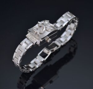 C.1966 Omega Ladys rectangular cocktail watch with Brilliant-cut diamonds hunter cover manual winding in 18KWG and box - Image 14