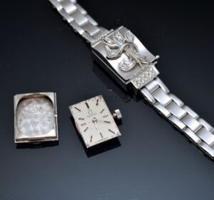 C.1966 Omega Ladys rectangular cocktail watch with Brilliant-cut diamonds hunter cover manual winding in 18KWG and box - Image 10