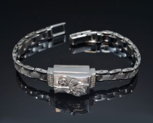 C.1966 Omega Ladys rectangular cocktail watch with Brilliant-cut diamonds hunter cover manual winding in 18KWG and box - Image 8